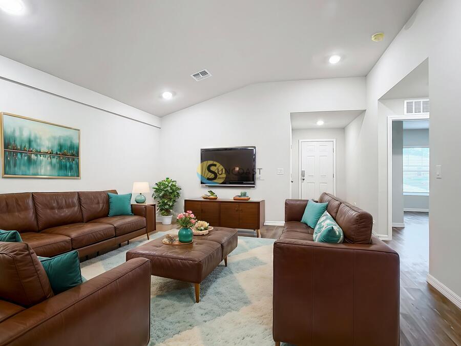Foto principal - 17166 Thompson Ave