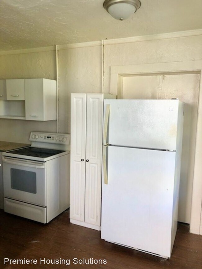 Building Photo - 2 br, 1 bath House - 212 Oakland Ave