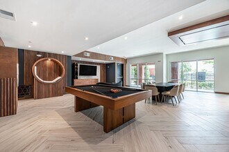 Building Photo - 8877 Lakes at 610 Dr