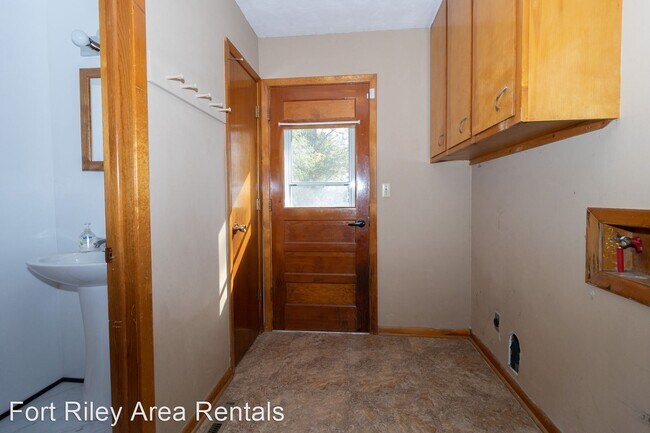 Building Photo - 3 br, 1.5 bath House - 921 Mulberry St