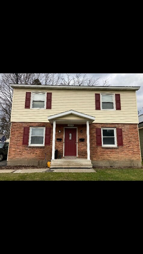 328 Glen Ave Unit 1st floor, Scotia, NY 12302 - Apartments in Scotia