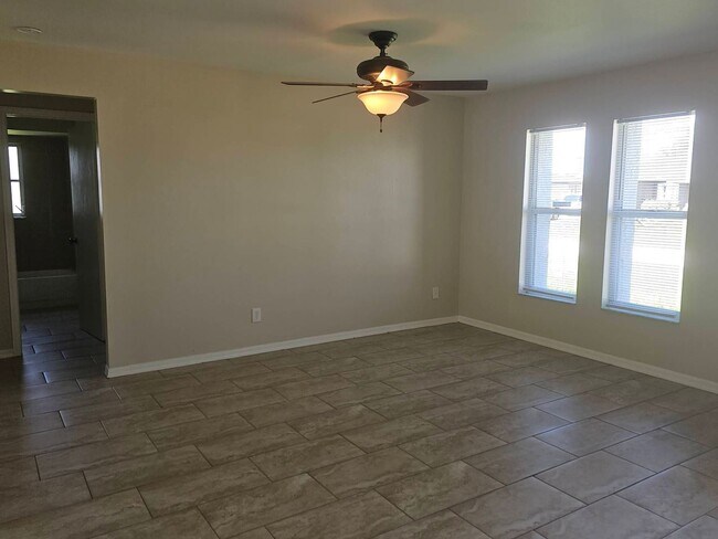 Foto del edificio - 3/2/2 Single Family Home with Fenced in Yard!