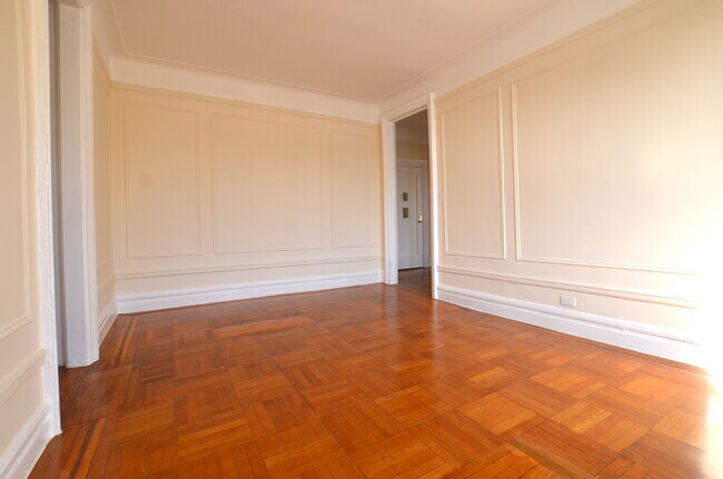 Foto del edificio - 121 E 38th St