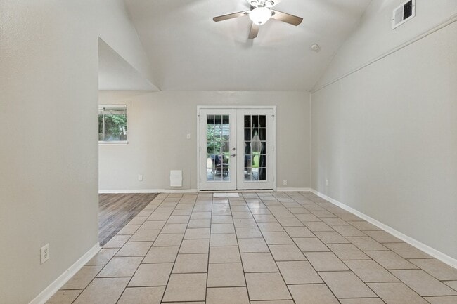 Building Photo - 2623 Foliage Green Dr