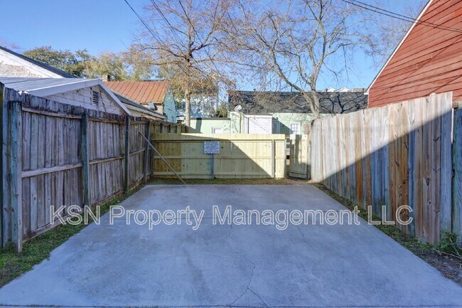 Foto del edificio - 543 E Harris St