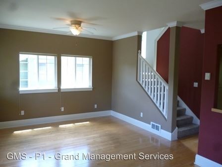 Building Photo - 2 br, 2 bath Apartment - 2728 Sherman Avenue