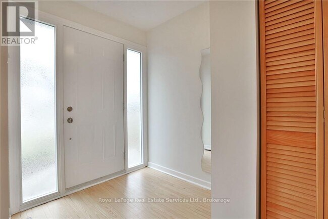Building Photo - 482 Maple Ave
