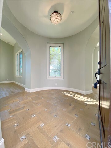 Building Photo - 6 Serenity