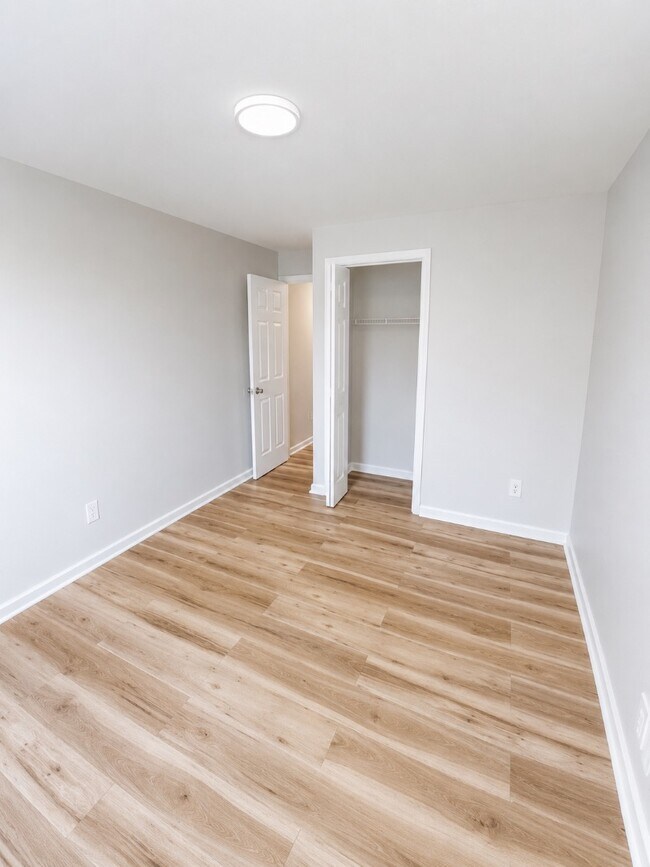 Foto del edificio - 2538 E Fayette St