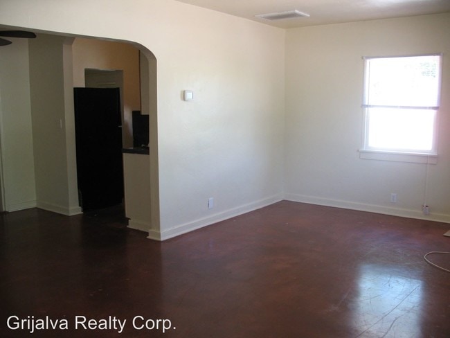 Building Photo - 4 br, 2 bath House - 1229 N 4th Ave