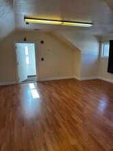 Building Photo - 144 E Main St