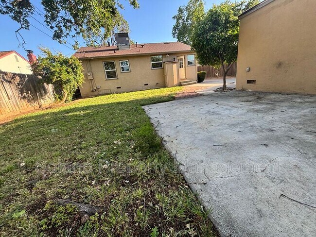 Foto del edificio - 29 Southwood Dr