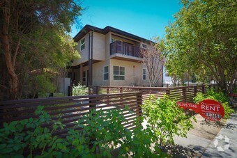 Foto principal - 627 N Niagara St