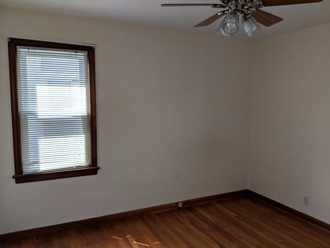 Building Photo - 3 bed Garfield cape cod now available