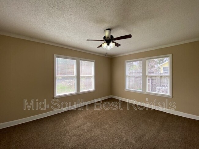 Building Photo - 1809 Netherwood Ave