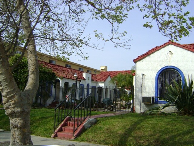 Foto principal - 835-835 N Formosa Ave