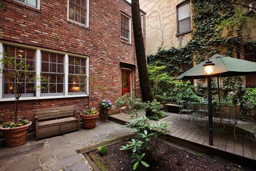 Foto principal - 329 West 21st Street