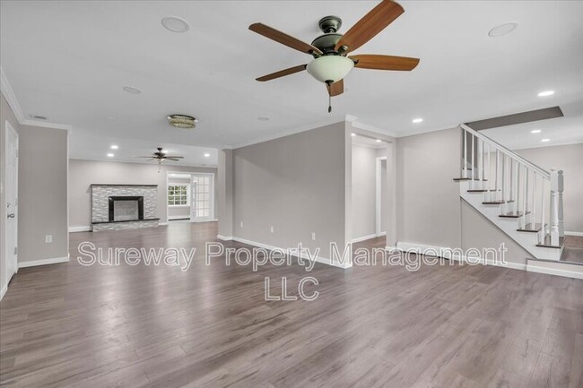 Foto del edificio - 2480 Monmouth Rd