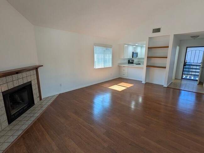 Foto del edificio - 1 Bed-1 Bath Single Story Condo on 2nd Floor located in El Cajon