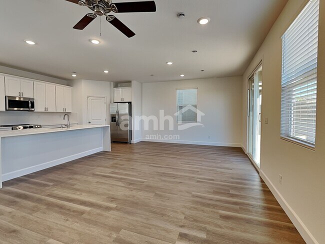 Building Photo - 9224 River Owl Ct