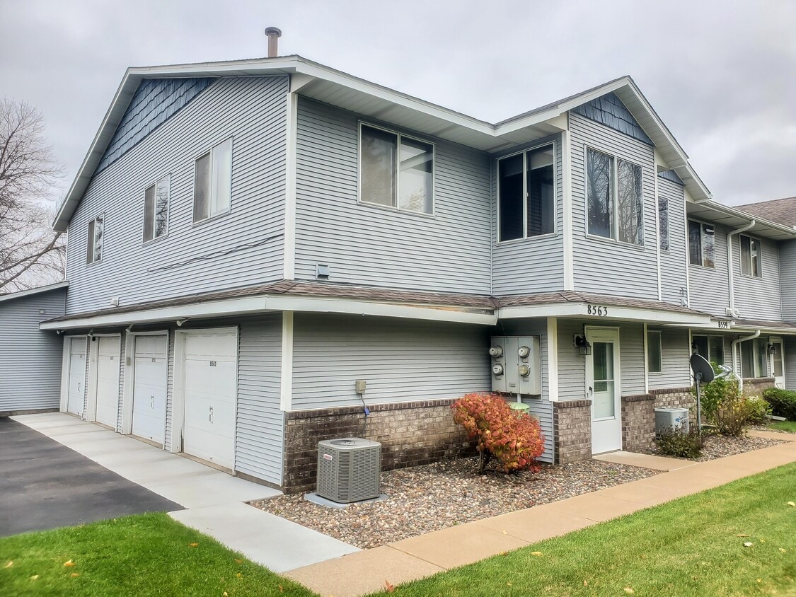 Exterior view - 8563 S Pond Trl