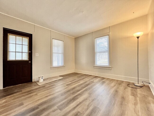 Building Photo - Two Bedroom Home in Muskegon