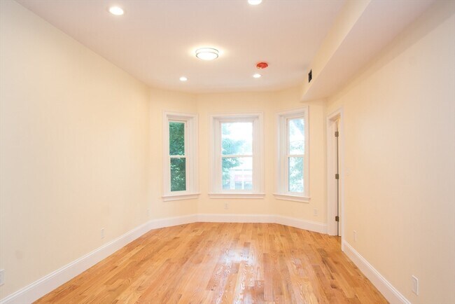 Building Photo - 79 Brighton Ave