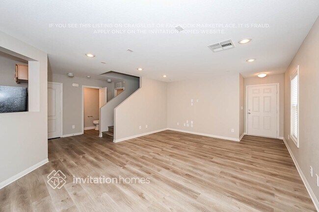 Building Photo - 9965 El Corriente St