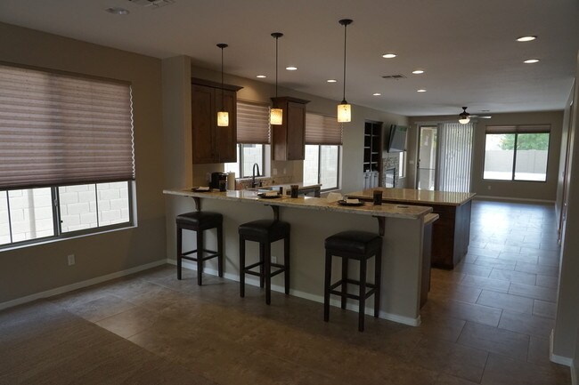 Kitchen Countertop Bar - 3333 W Twain Ct