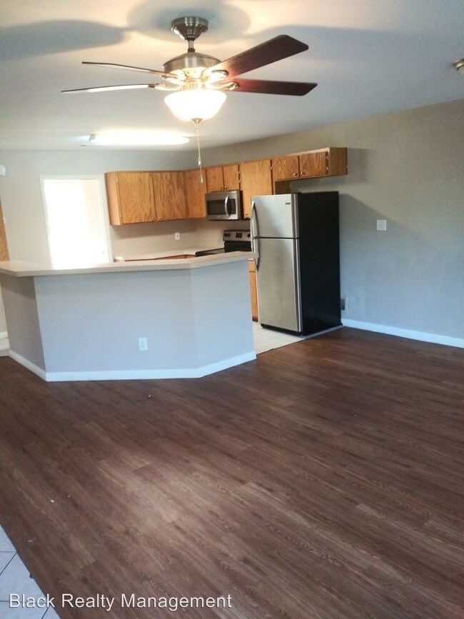 Foto del edificio - 1 br, 1 bath Apartment - 400 Green Leaf
