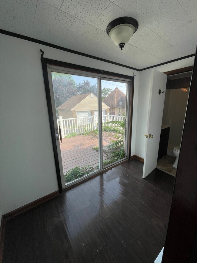 Foto del edificio - 668 1/2 Addison St
