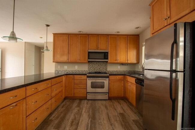 Building Photo - 4632 Finsen Ave