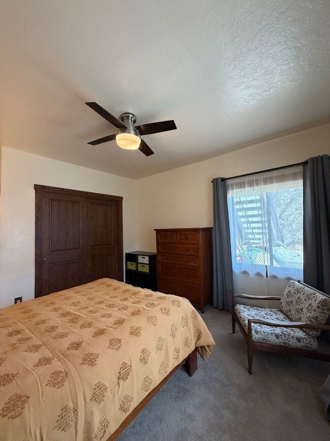 Building Photo - 1 Bedroom 1 Bath West Glenwood Apartment for Rent