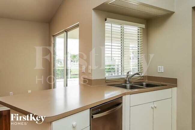 Foto del edificio - 1210 SE 33rd St