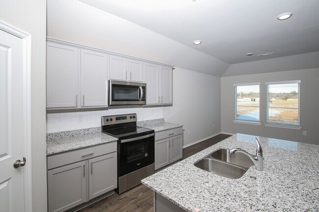 Building Photo - Beautiful new build ready for you!