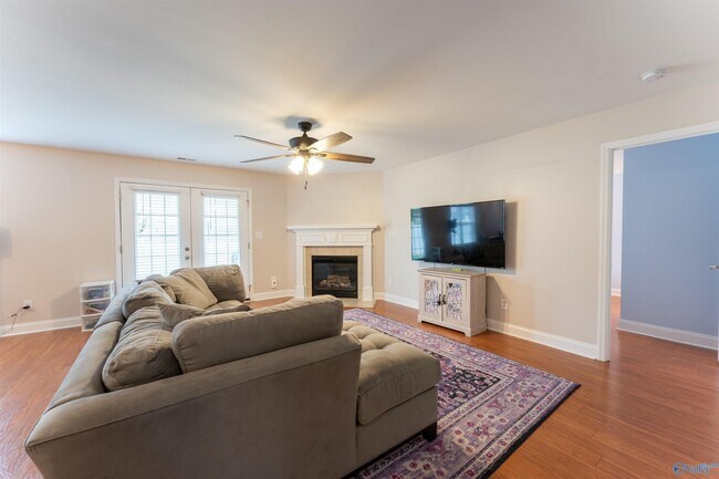 Foto del edificio - 2524 Oak Pl Dr SE