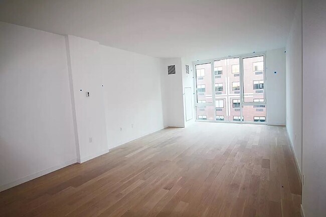 Building Photo - 540 W 49th St