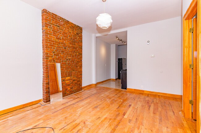 Building Photo - 564 Willoughby Ave