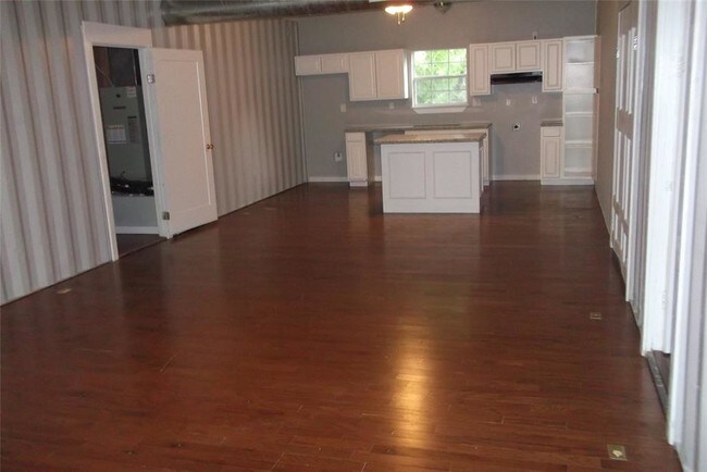 Building Photo - 3802 Lehall St
