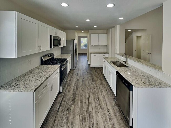 Foto del edificio - 6830 Atasca Creek Dr