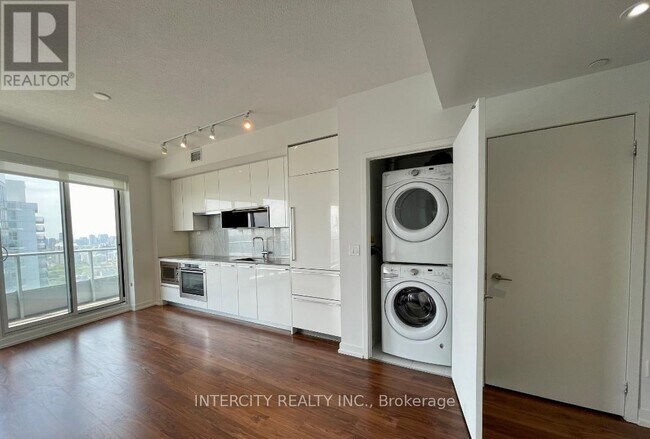 Building Photo - 117 McMahon Dr