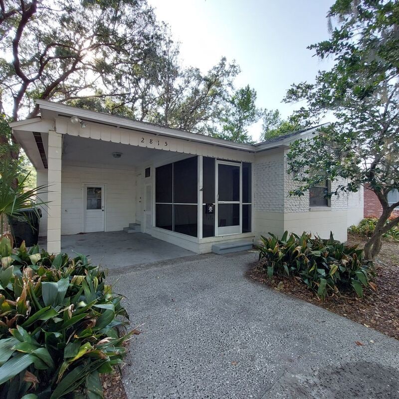 Primary Photo - 2815 Woodland Hills Ave