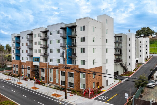 Building Photo - Serra Apartments