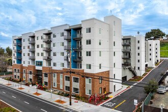 Building Photo - Serra Apartments