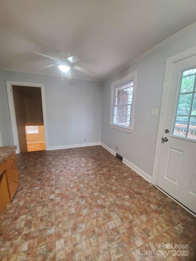 Foto del edificio - 4918 White Oak Rd