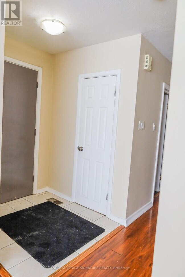 Building Photo - 39 Brisco St