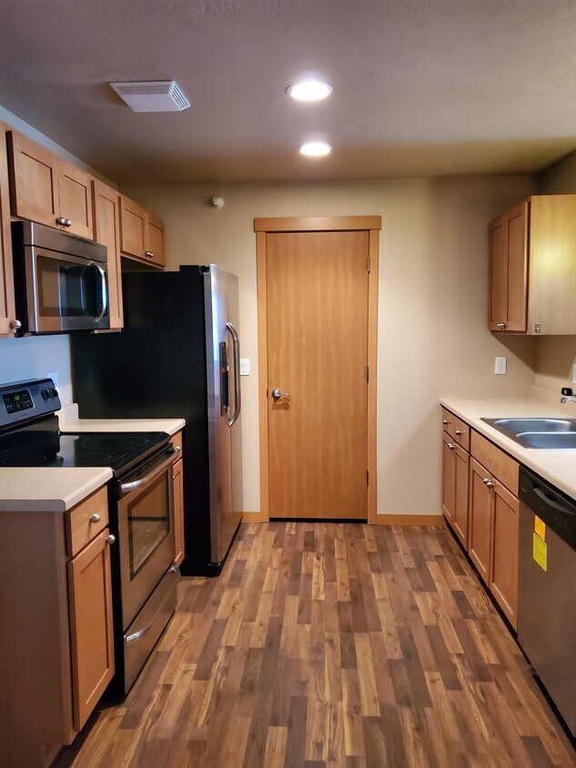 Kitchen - 1620 20th Ave NW