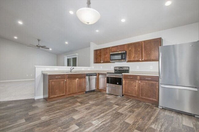 Building Photo - 2777 Jordan River Dr