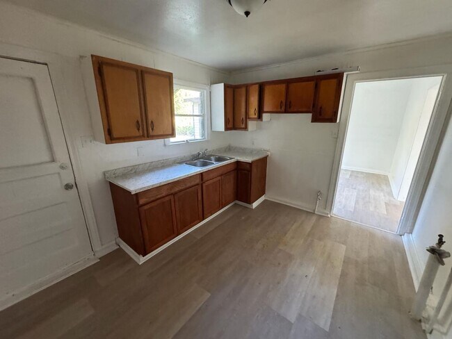 Foto del edificio - 4730 Galveston St