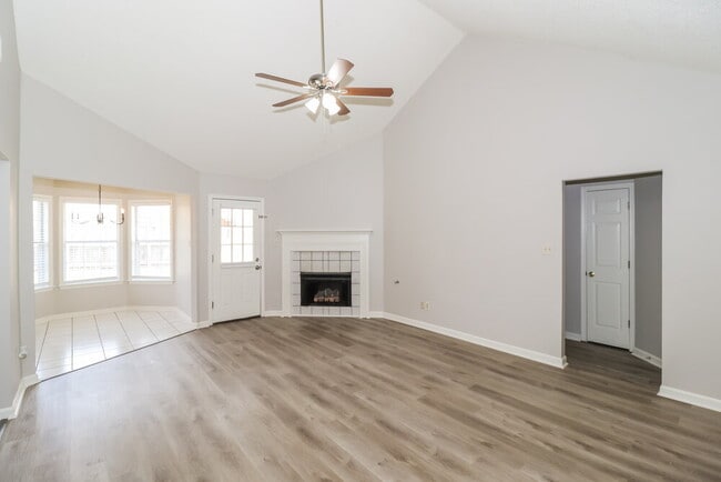 Building Photo - 6888 Skylar Mill Ave